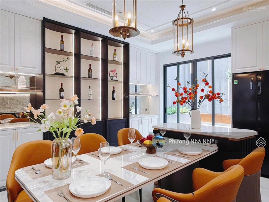 Bán nhà c4 100m2mặt tiền 16m  giáp vincom quận 7  giá rẻ hơn thị trường 20%