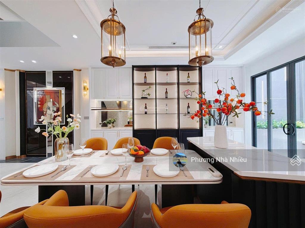 Bán nhà c4 100m2mặt tiền 16m  giáp vincom quận 7  giá rẻ hơn thị trường 20%