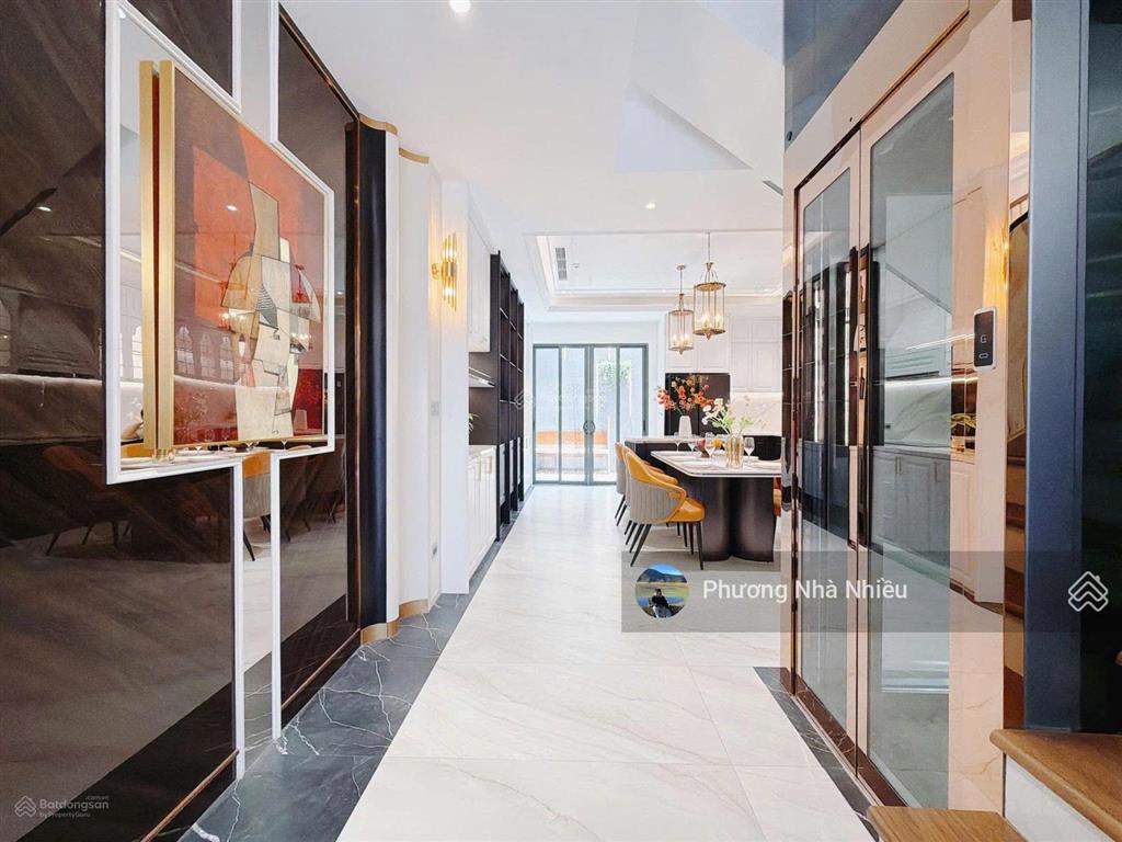 Bán nhà c4 100m2mặt tiền 16m  giáp vincom quận 7  giá rẻ hơn thị trường 20%