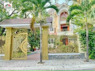 Khu vip nam long c4 xây dựng 500m2  đường 16m giáp vincom q7  9 tỷ nhĩnh