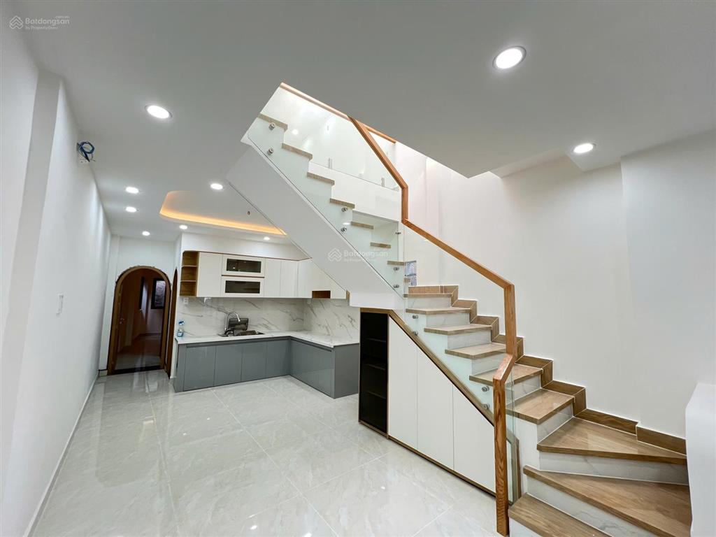 Nhà mới 283 htp cách chợ bến thành 3 km diện tích sàn 160m2  4x20 7,41 tỷ tl thiện chí bán