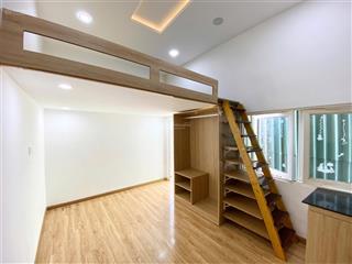 Phòng trọ hiện đại có lô gia phơi đồ tựa ban công gần khu k300