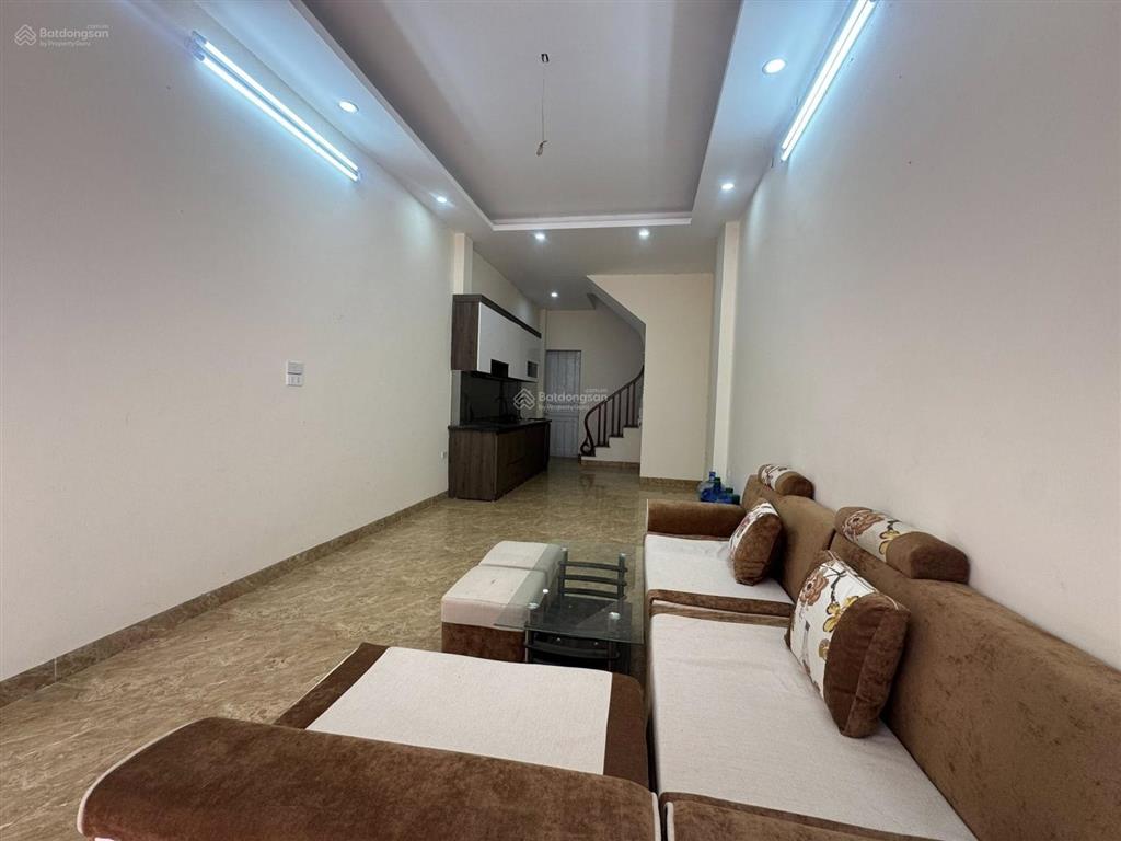 Nhà đẹp  sát quốc lộ 6  full nội thất  38m2 4t chỉ 4.45ty ô tô đỗ cạch nhà