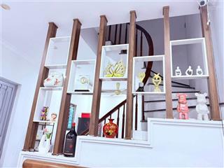 Cần bán căn lô góc ngô thì sỹ 40m 4 tầng giá 7.95 tỷ ô tô qua nhà