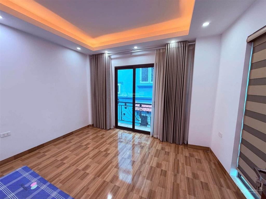 Cần bán căn lô góc ngô thì sỹ 40m 4 tầng giá 7.95 tỷ ô tô qua nhà