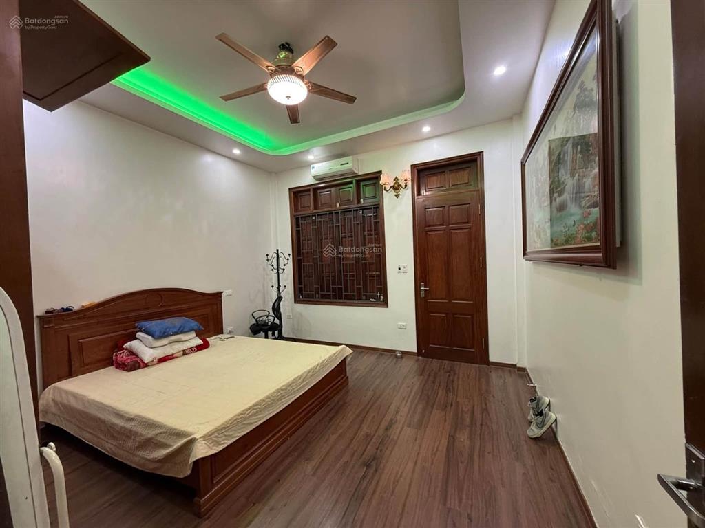 Cần bán căn mặt phố yên phúc  41m  5 tầng  mặt tiền 4.4m  giá 9 tỷ
