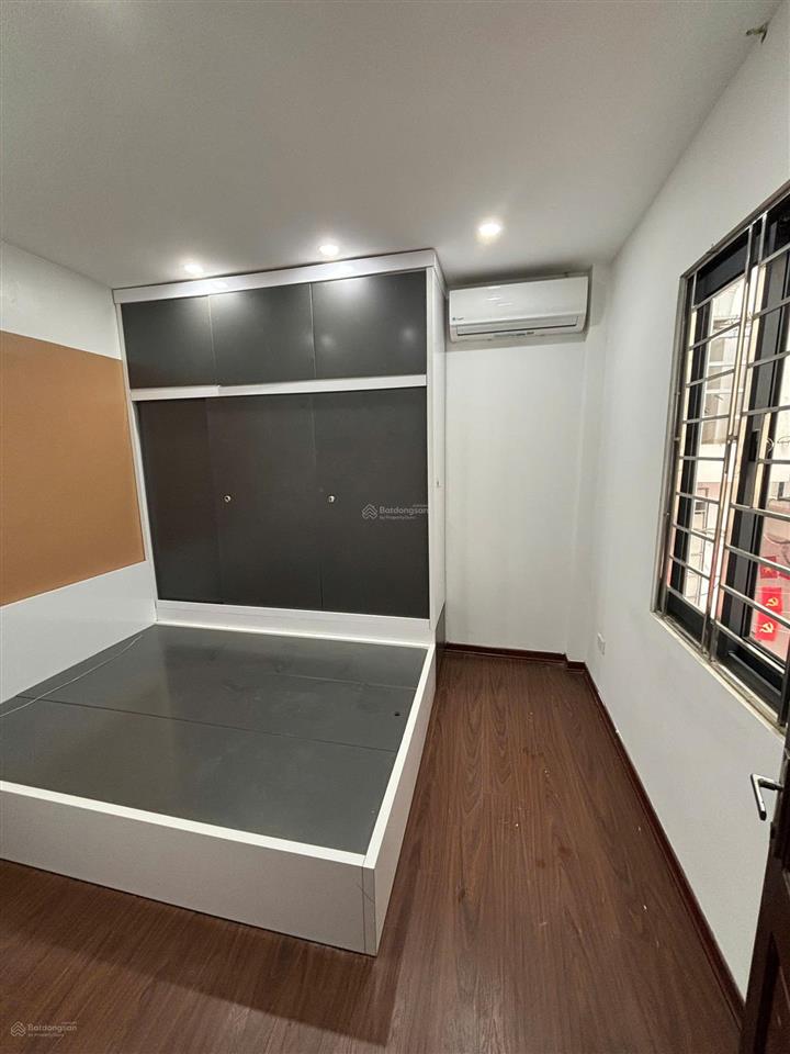 Cho thuê nhà 4 tầng 4pn 3wc ngọc thụy  ở ngay