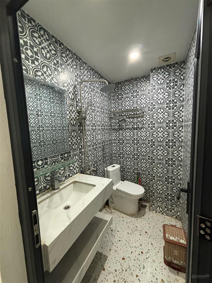 Cho thuê nhà 4 tầng 4pn 3wc ngọc thụy  ở ngay