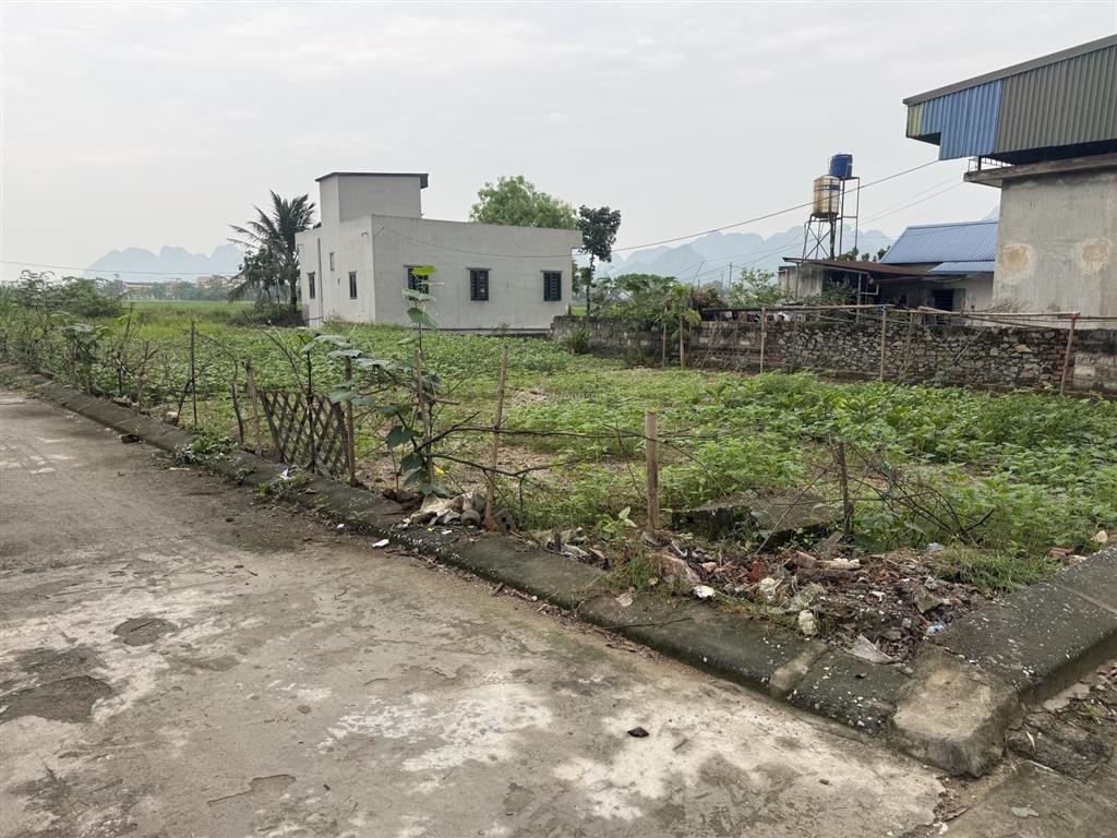 Cần bán lô đất 63,4 m² tại tuy lai mỹ đức hà nội giáp với đường miếu môn hương sơn đang mở