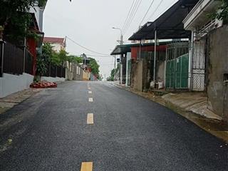 Chính chủ cần bán lô đất nằm trên mặt đường asphalt ngay gần việt đức