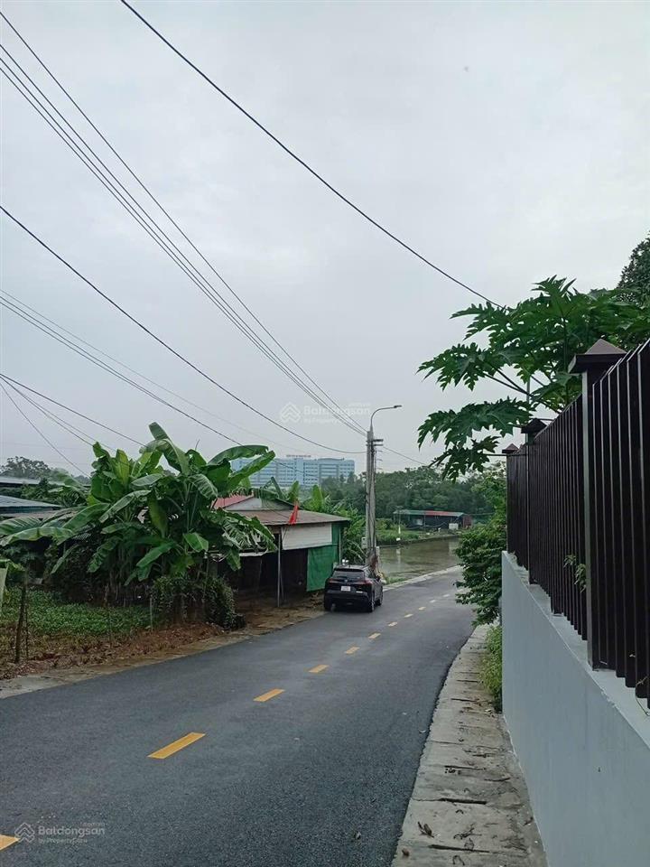 Chính chủ cần bán lô đất nằm trên mặt đường asphalt ngay gần việt đức