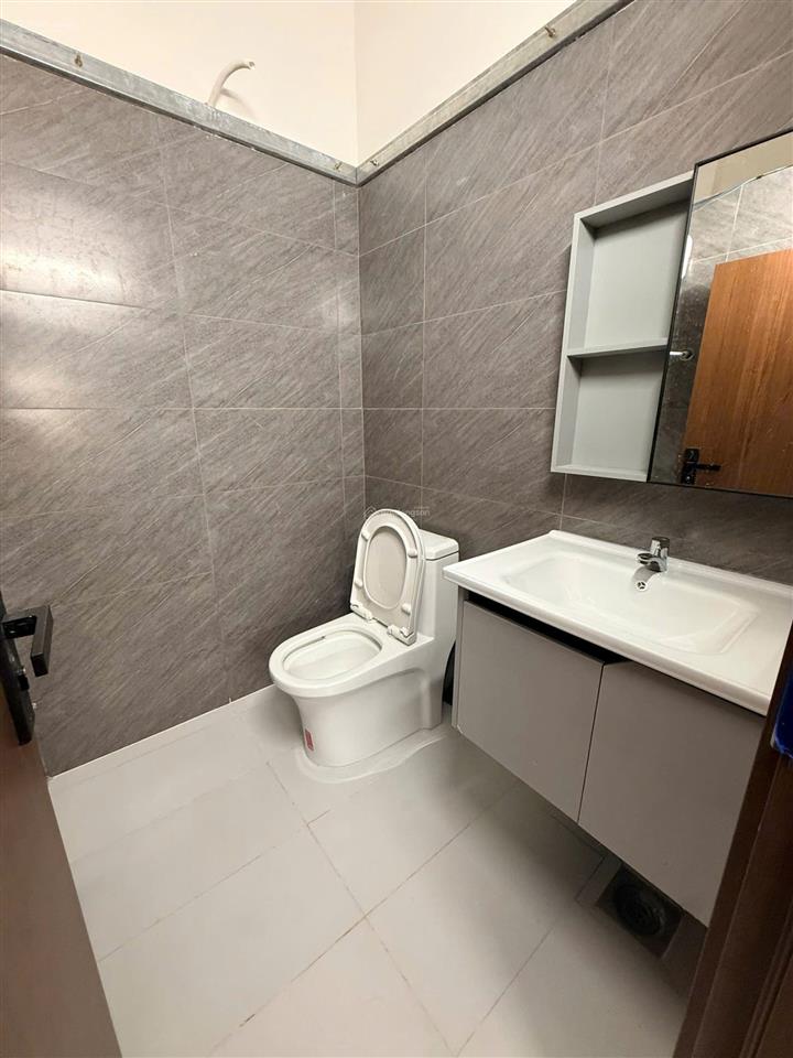 Căn phòng có gác đẹp giá rẻ ban công full nội thất gần ngã tư thủ đức, lê văn việt, fpt software