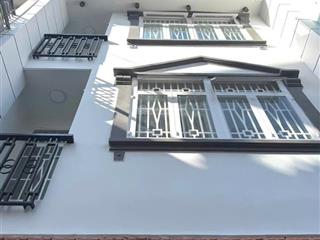 Bán nhà thích quảng đứcpn, bề ngan lớn 5,6m(cn 48m2, cách mt chỉ 50m, 5pn, 5wc, nhĩnh 8t tlcc.