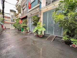 Bán nhà hxh cmt8 quận 3, dt 4x18 nhà c4, tiện xây mới hoặc ở ngay. nhĩnh 12t tlcc.