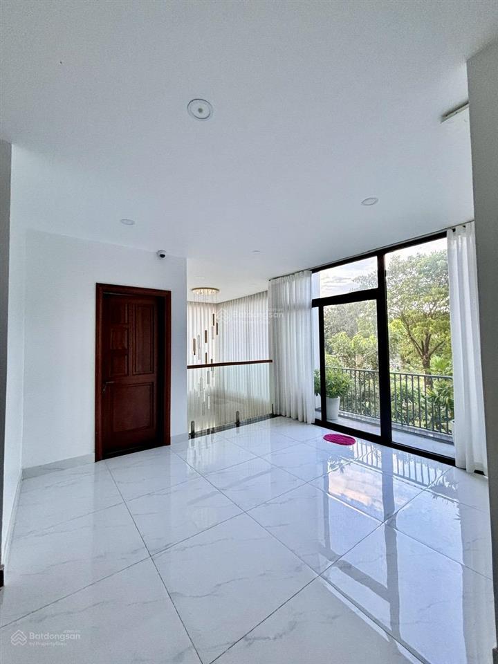 Bán biệt thự tại tam đa bcr, quận 9 củ. khu biệt thự xanh mát yên tĩnh phù hợp nghỉ dưỡng chỉ 18tỷ
