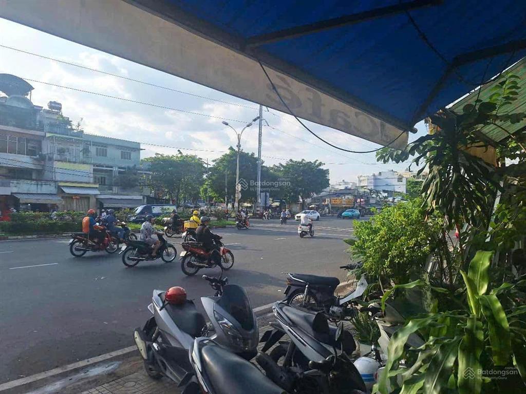 Bán mặt tiền đường bình tiên q6, chính chủ 1 đời, nhĩnh 200tr/m2. ngan 6,5m, sổ vuông a4, 164m2.