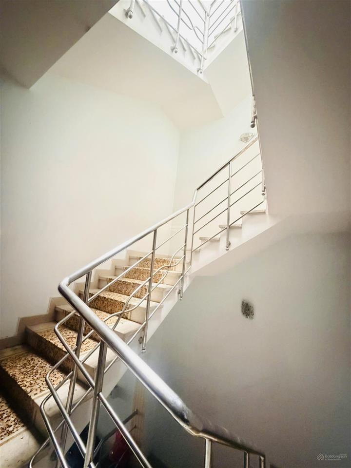 Bán nhà hxh lạc long quân, q11, 4,5*24(107,6m2) 4t btct, chính chủ ở, hơn 100tr/m2 tl.