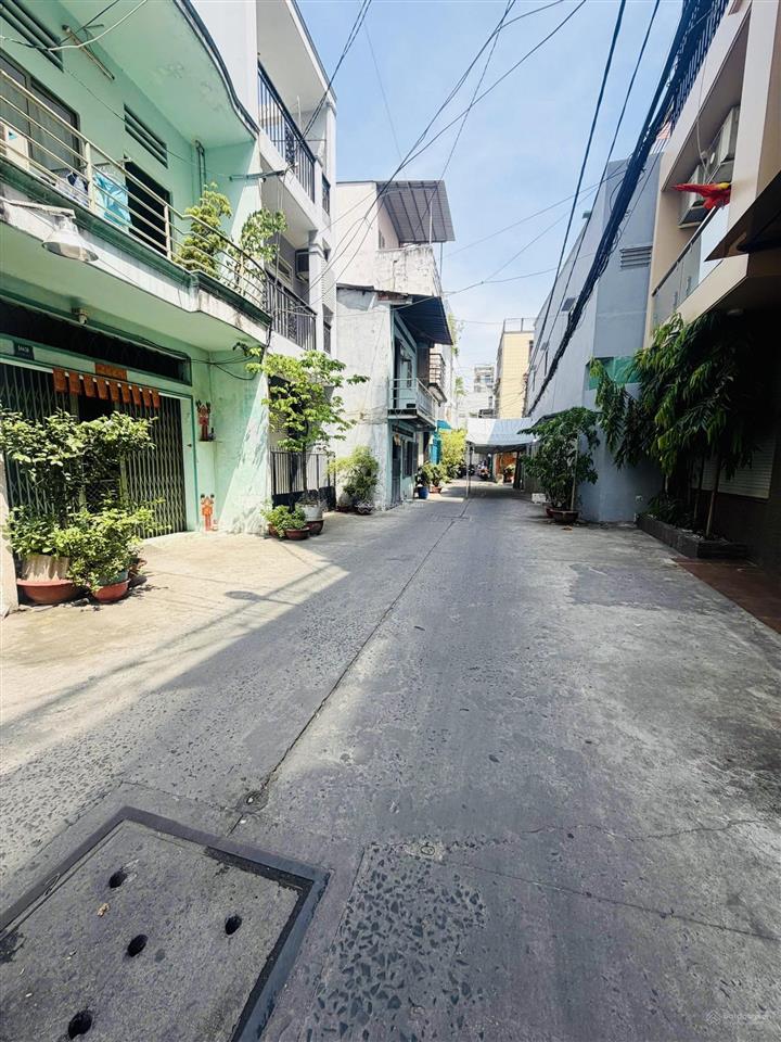 Bán nhà hxh lạc long quân, q11, 4,5*24(107,6m2) 4t btct, chính chủ ở, hơn 100tr/m2 tl.