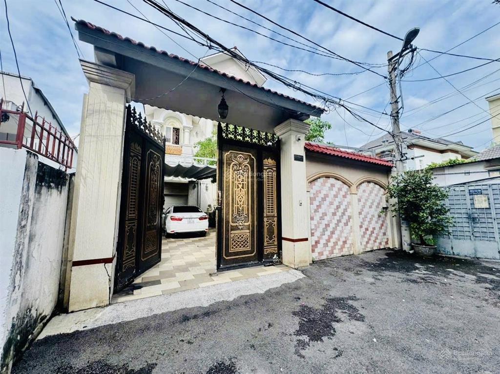 Bán nhà biệt thự lê quang định, 27 tỷ chốt, 268m2,sổ vuông a4, chủ ngợp 17t cần bán gấp.