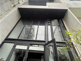 Bán mặt tiền cư xá đô thành, 4,5*9 5t btct, nhà mới đẹp vào ở luôn. 10,7t tlcc