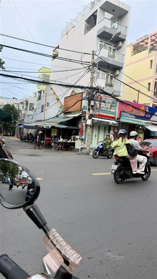 Bán đất lô góc mt lê quang định, ko lg hẻm. dttt 83m2 vuông vức khu vực được xây 5t btct, chỉ 21t.