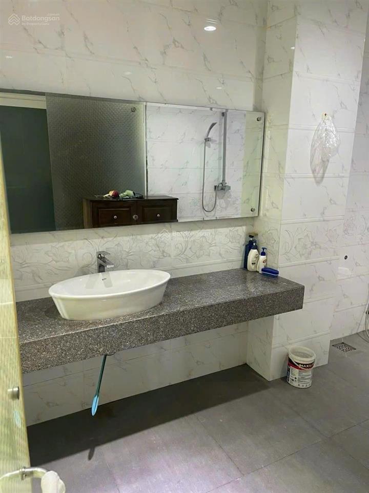 Cc bán mt nguyễn thượng hiền, nhà mới tiện ở hoặc kinh doanh vpcty. hạ chào 2,5t còn 32t tlcc.
