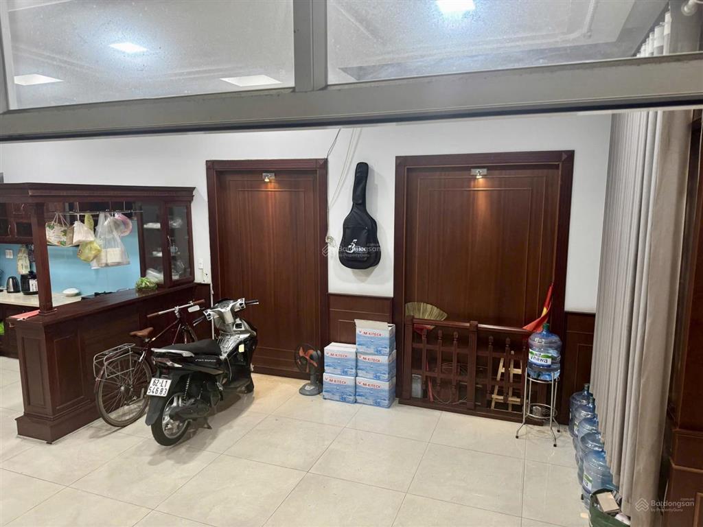 Bán biệt thự mặt tiền lê thúc hoạch tân phú 164.5m2 ngang 8m vuông vức, đang cho thuê 30tr/th, 30tỷ