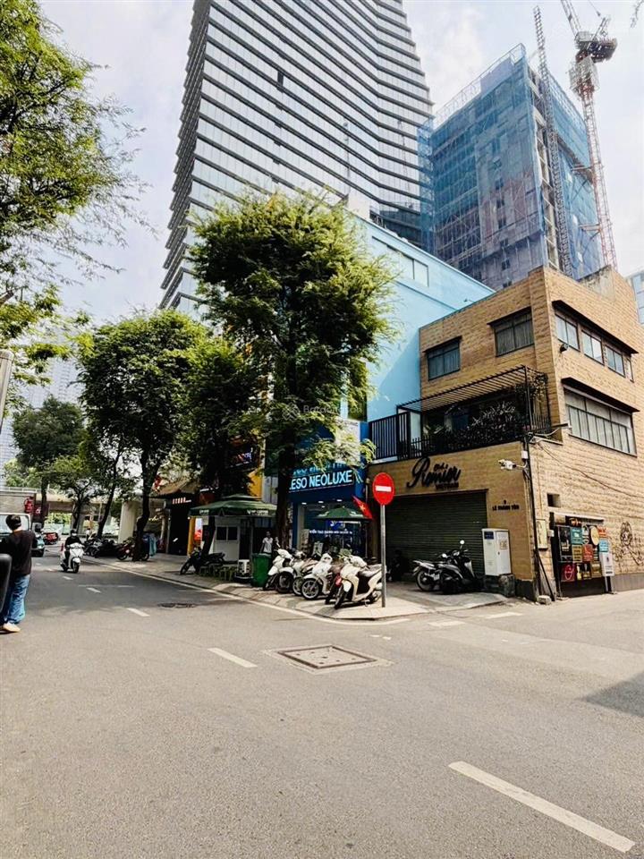 Bán tòa nhà mt lê thánh tôn vị trí vàng q1. dt 5*18, 5t btct, hc đủ, sổ vuông a4 nhỉnh 1,1t/m2.