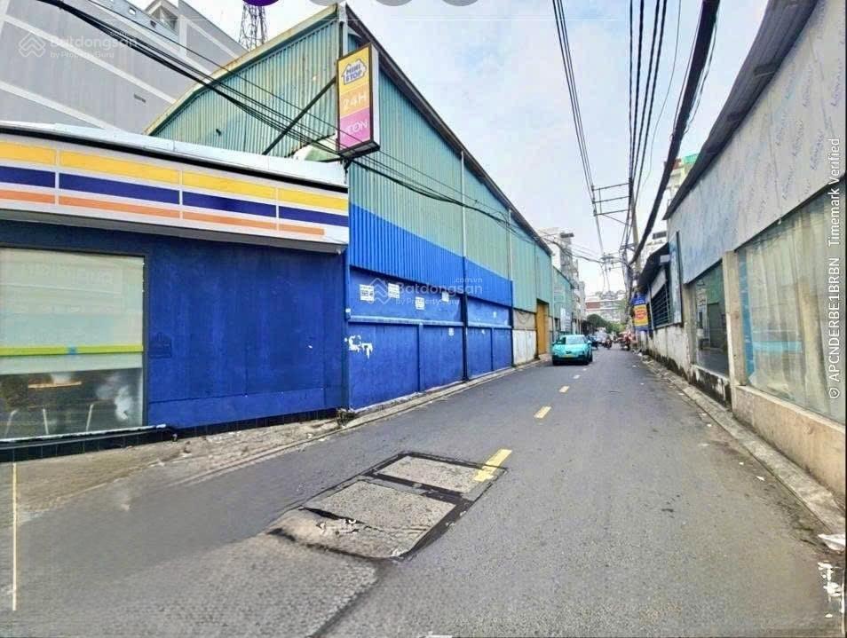 Cc bán khuôn đất lớn ngay celadon city  2856m,sổ vuông vức, đang cho thuê 330tr/th. nhĩnh 80tr/m2.