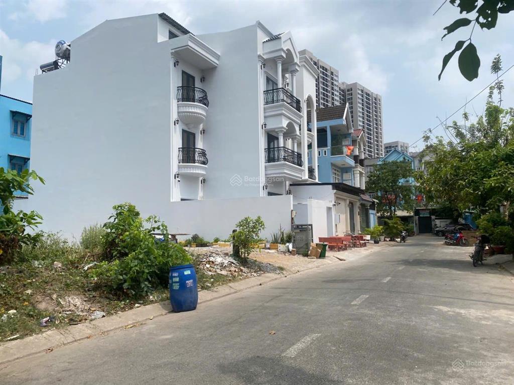 9,4 tỷ /140m2  mặt tiền kinh doanh quán cafe, quán ăn ngay sát vinhomes q9