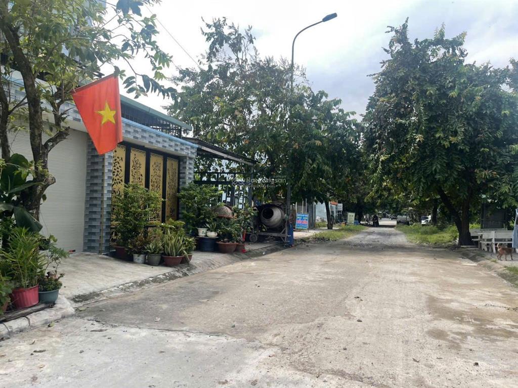 Giảm mạnh còn 8,6 tỷ/ bán lô đất mặt tiền đường 3c tdc phước thiên ngay cạnh vinhomes. dt (7x21m)