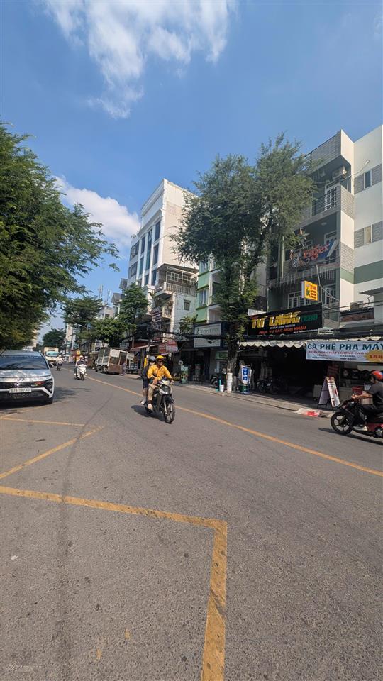 [chủ ngộp  giảm 6.5 tỷ] mặt tiền trường sơn q10  nở hậu 14m tài lộc  5 tầng  giá 21.5 tỷ