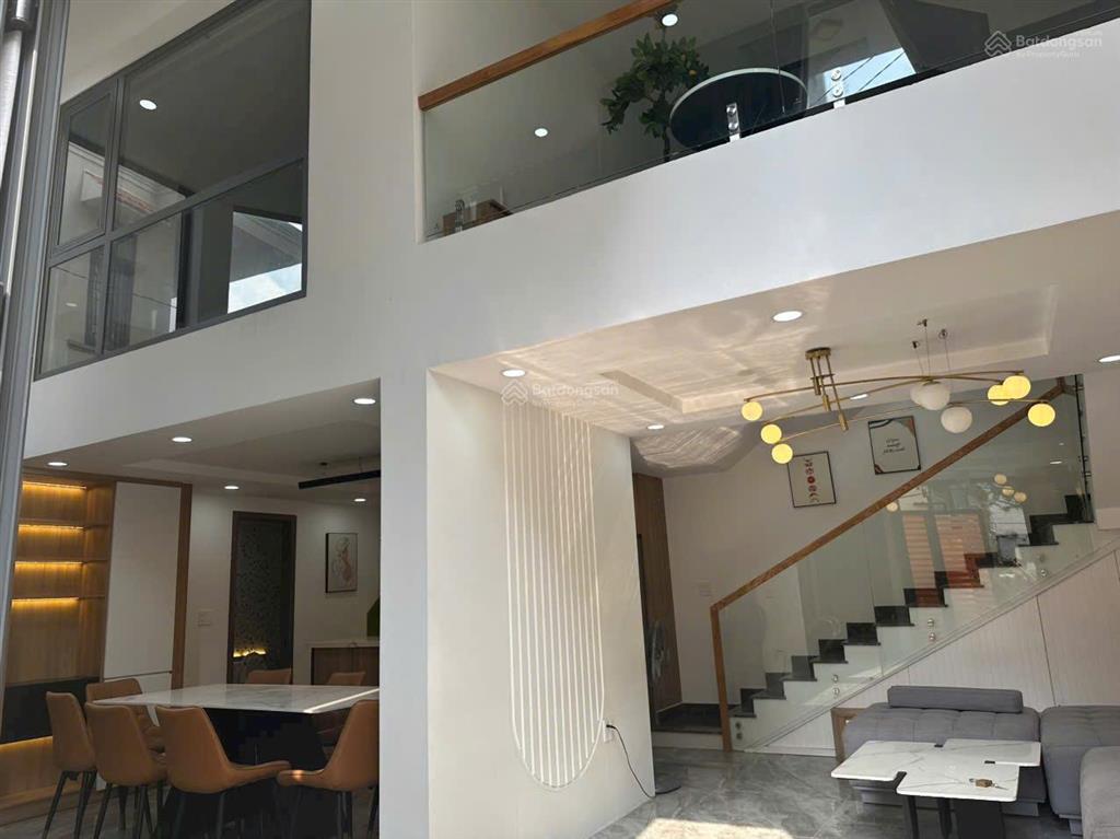 [hxh hoàng văn thụ] cách mt 1 căn  56m2  4 tầng kiên cố  5 phút ra sân bay  giá chỉ 9 tỷ