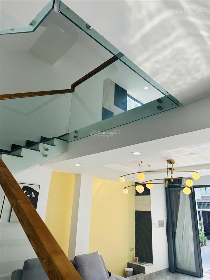 [hxh hoàng văn thụ] cách mt 1 căn  56m2  4 tầng kiên cố  5 phút ra sân bay  giá chỉ 9 tỷ