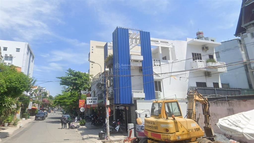 Giá đầu tư cực tốt chỉ 30 tỷ cho căn mt 155m2 ngang 15m đường d5 đối diện trường đh gtvt