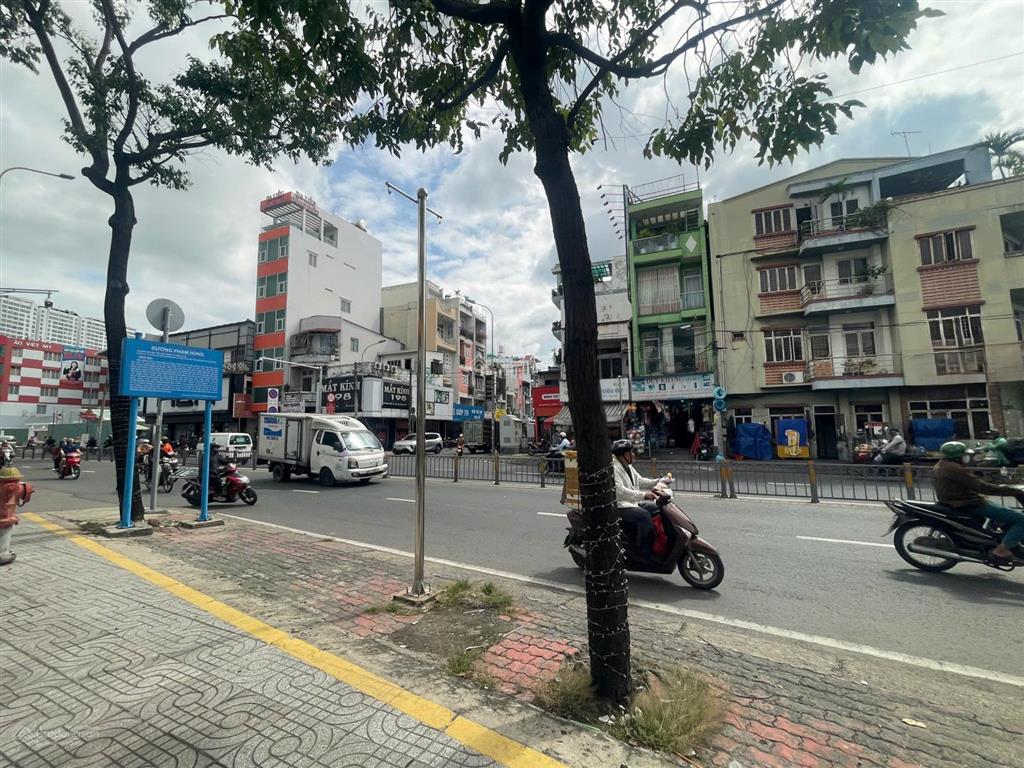 Căn góc 2 mặt tiền thương hiệu phạm hùng ngang khủng 14m  kết cấu 4 tầng  giá chỉ 20,5 tỷ