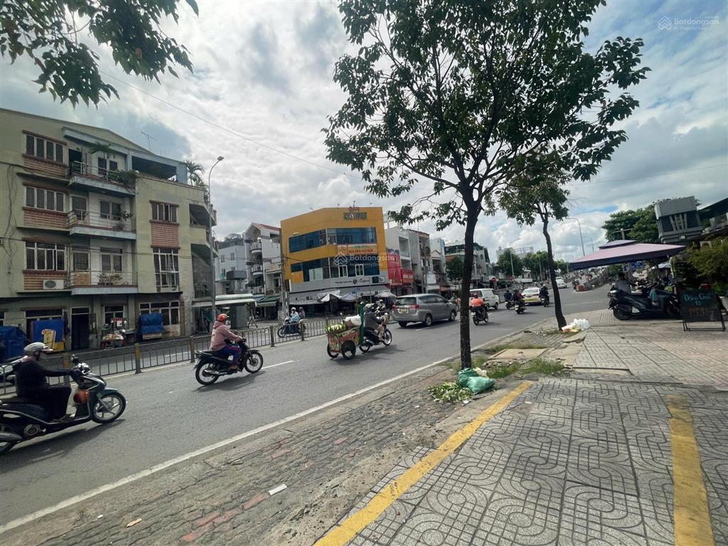 Căn góc 2 mặt tiền thương hiệu phạm hùng ngang khủng 14m  kết cấu 4 tầng  giá chỉ 20,5 tỷ