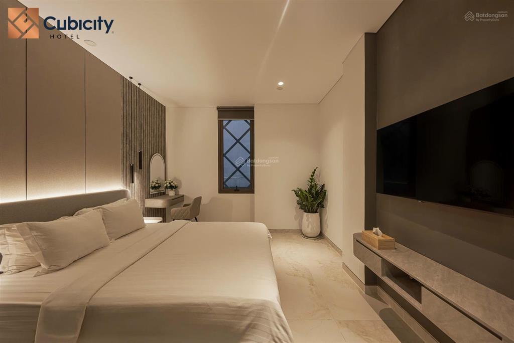 Tòa nhà hầm 7 tầng dtsd hơn 500m2  tuyến đường thương hiệu lê văn sỹ  giá chỉ 25 tỷ