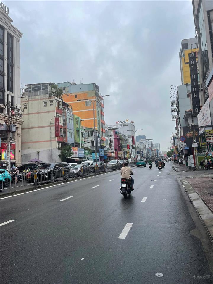 Không có căn thứ 2  chỉ 25 tỷ cho tòa nhà 6 tầng thang máy ngay mặt tiền thương hiệu phan đăng lưu