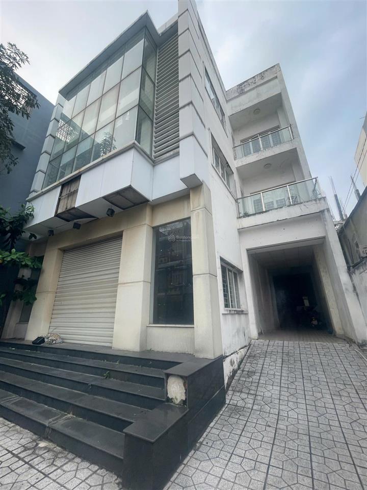 Tòa nhà ngang khủng 12m nở hậu trịnh đình trọng  công nhận 323m2 giá chỉ 83tr/m2