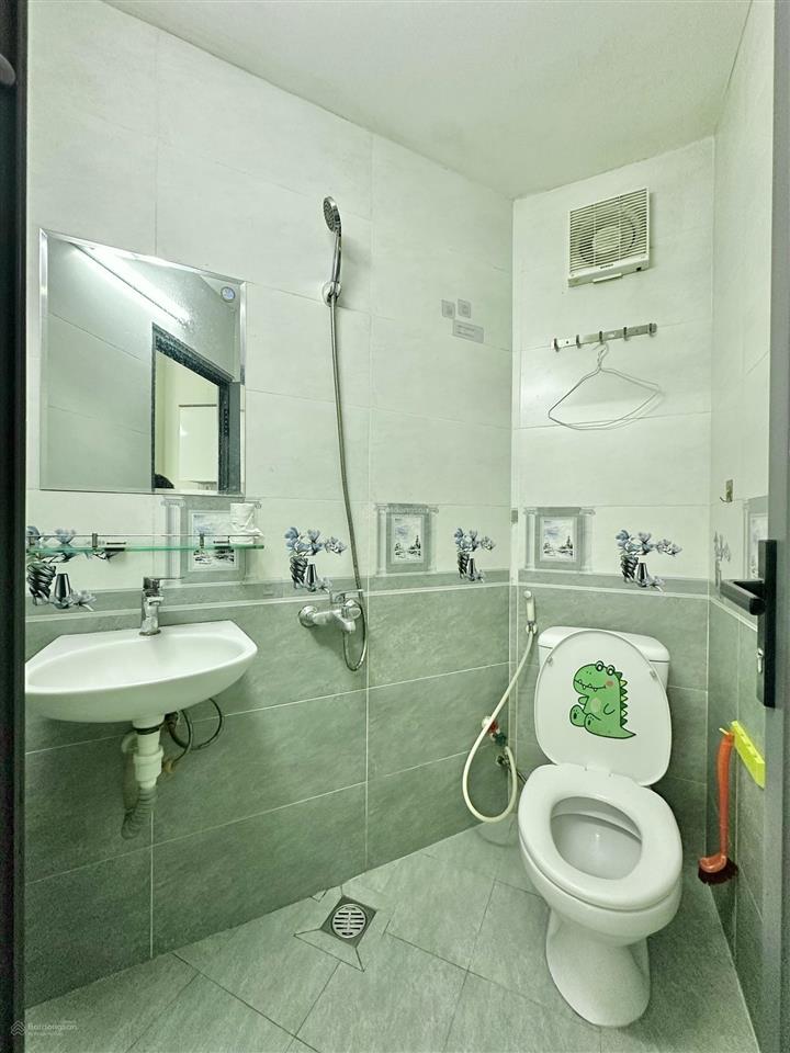Căn hộ studio ngay khu phan xích long cửa sổ thoáng  thang máy nhà xe rộng
