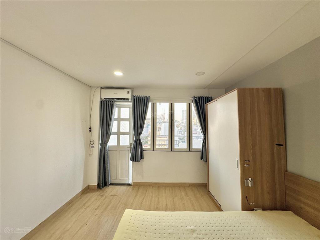 Căn hộ 1pn ban công full nội thất máy giặt riêng 56m2  ngã tư hàng xanh  gần các trường đh