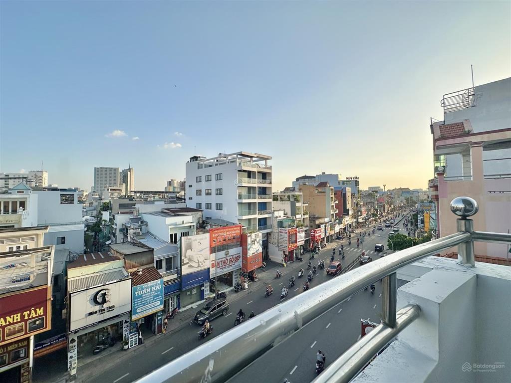 Căn hộ 1pn ban công full nội thất máy giặt riêng 56m2  ngã tư hàng xanh  gần các trường đh