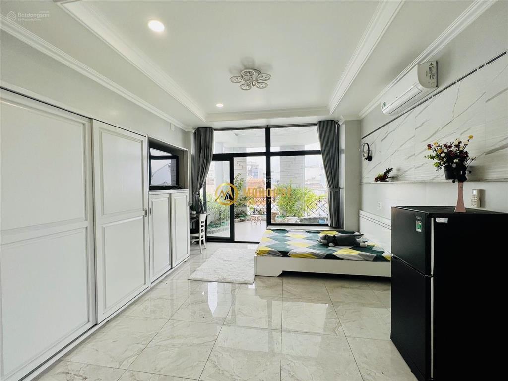 Căn hộ ban công sân vườn thoáng mát full nt  thang máy  phan xích long  cầu kiệu