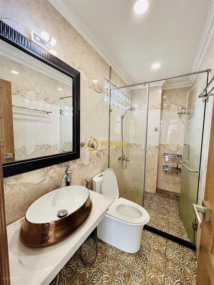 Căn hộ ban công sân vườn thoáng mát full nt  thang máy  phan xích long  cầu kiệu