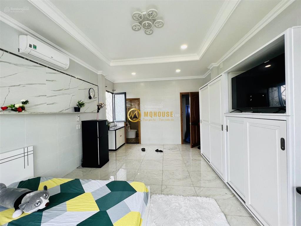 Căn hộ ban công sân vườn thoáng mát full nt  thang máy  phan xích long  cầu kiệu
