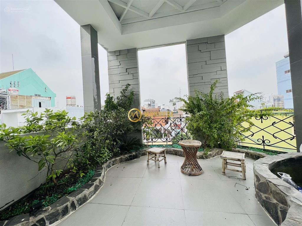 Căn hộ ban công sân vườn thoáng mát full nt  thang máy  phan xích long  cầu kiệu