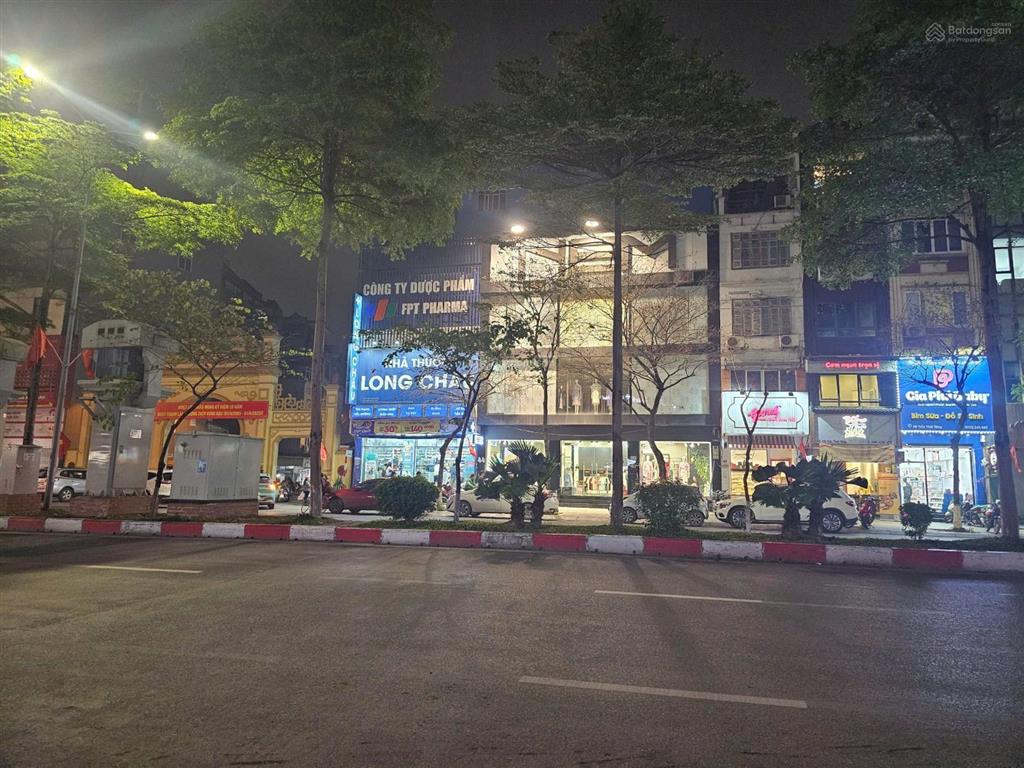 Cho thuê nhà mặt đường trần thái tông, cầu giấy 3 tầng 300m2, mặt tiền 12m, vị trí đắc địa