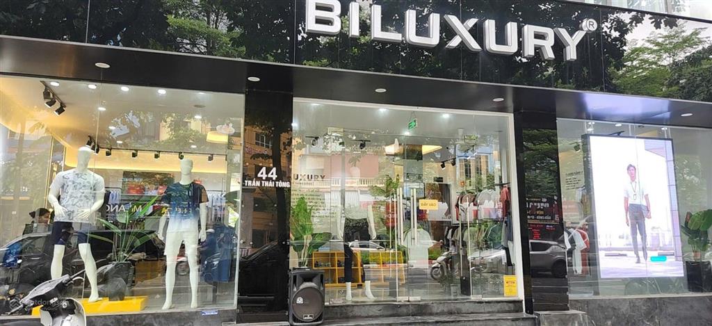 Cho thuê nhà mặt đường trần thái tông, cầu giấy 3 tầng 300m2, mặt tiền 12m, vị trí đắc địa