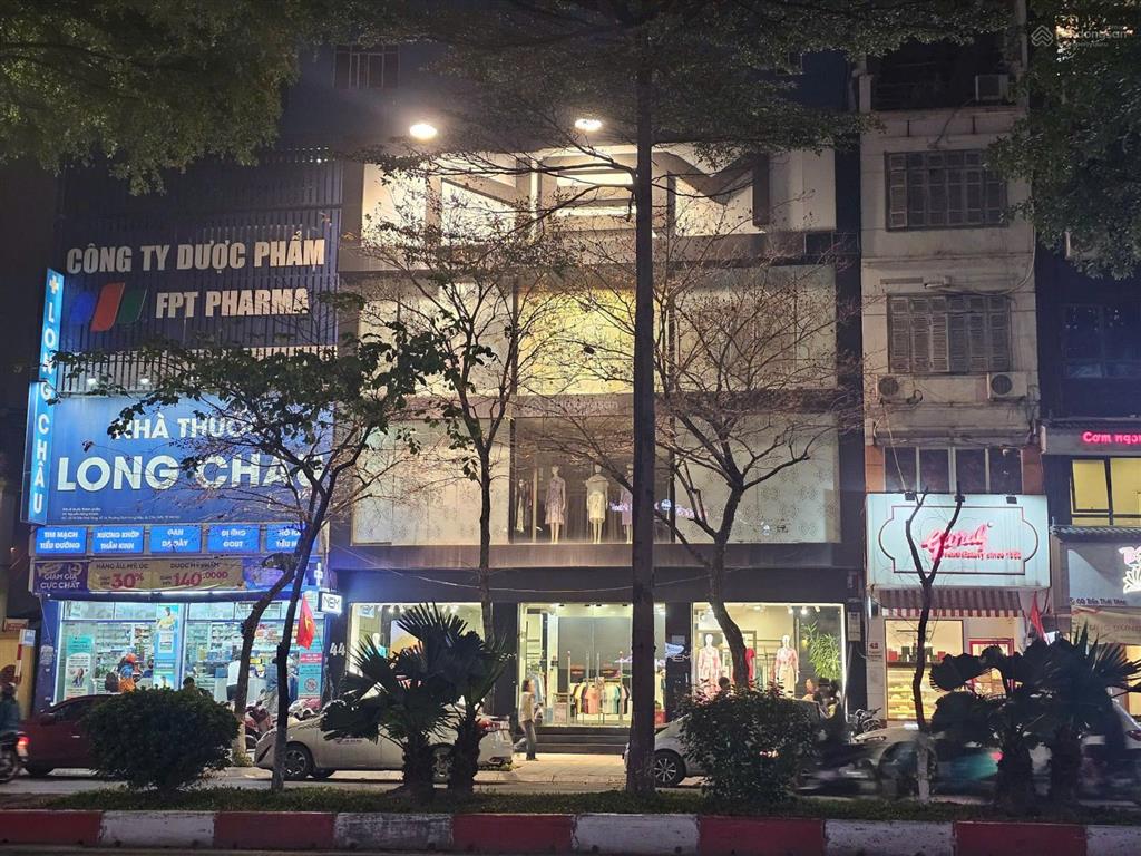 Cho thuê nhà mặt đường trần thái tông, cầu giấy 3 tầng 300m2, mặt tiền 12m, vị trí đắc địa